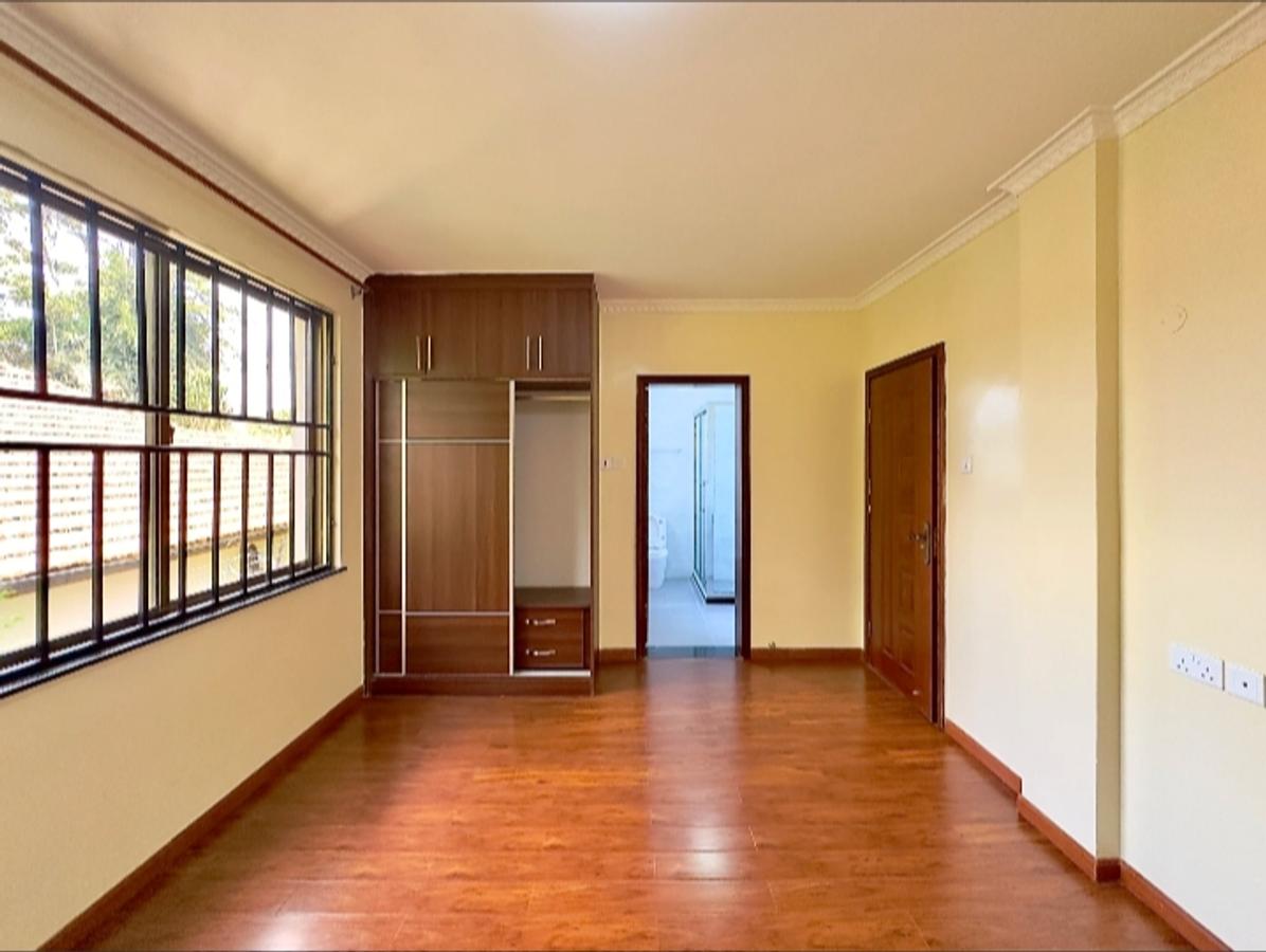 5 Bed Townhouse with En Suite in Lavington - 13