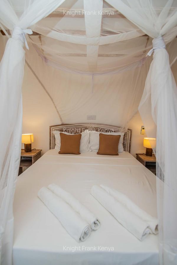 Serviced 2 Bed Apartment with Swimming Pool at Kanamai Beach - 7