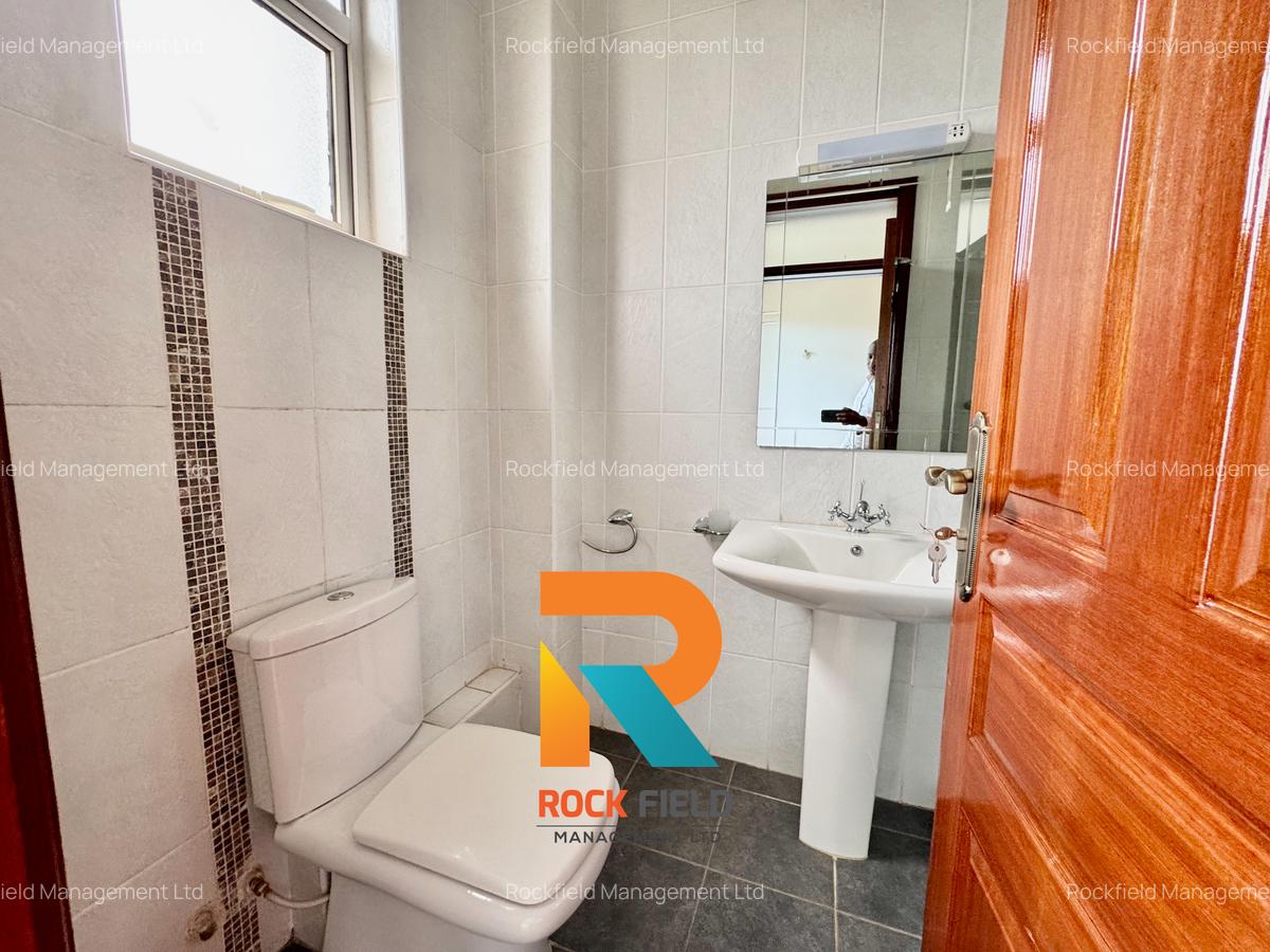 3 Bed Apartment with En Suite in Brookside - 13