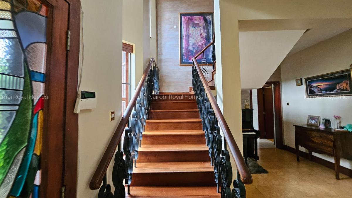 5 Bed House with En Suite at Mimosa Road - 19