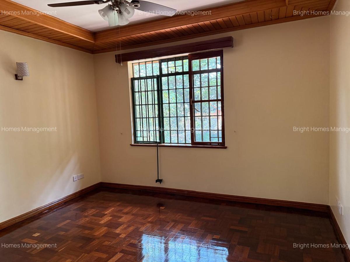 5 Bed House with En Suite in Nyari - 16