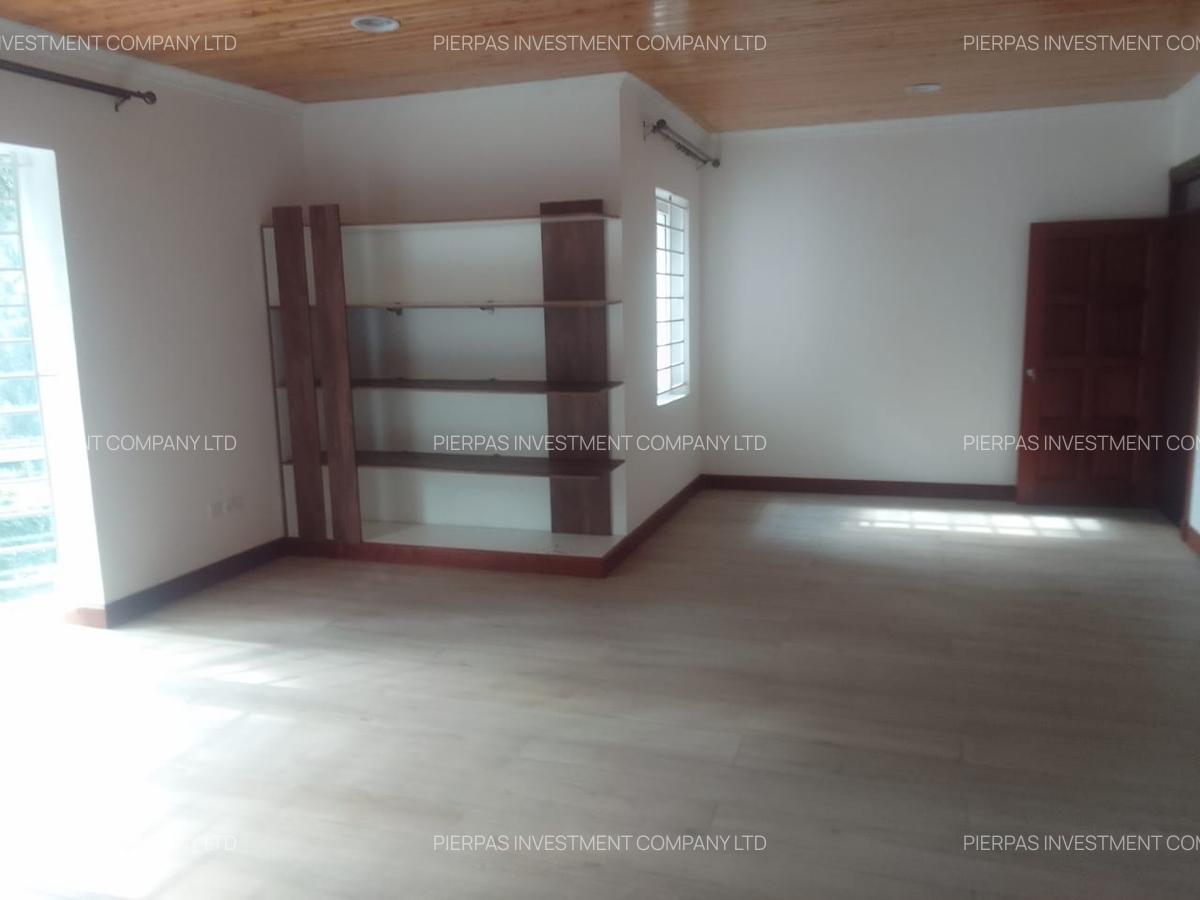 5 Bed Townhouse with En Suite in Rosslyn - 13