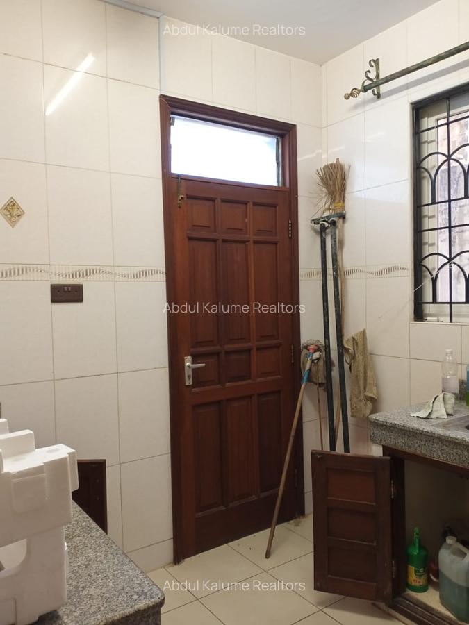 Serviced 2 Bed Apartment with En Suite at Kizingo - 14