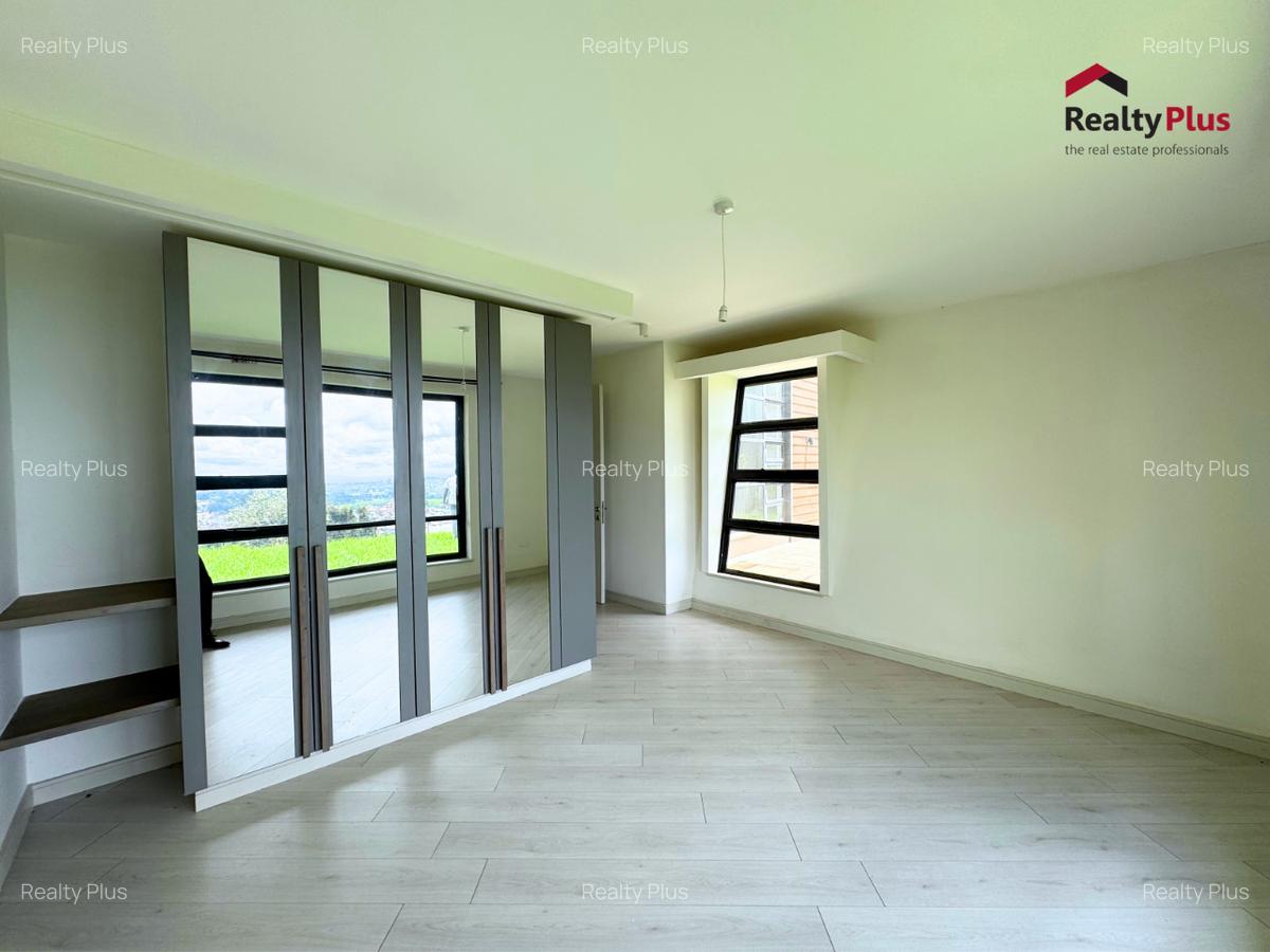 4 Bed Villa with En Suite at Tilisi Views - 14