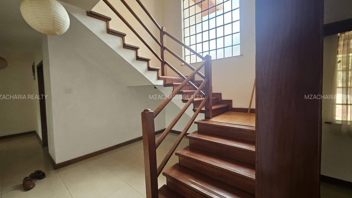 5 Bed House with En Suite in Runda - 5