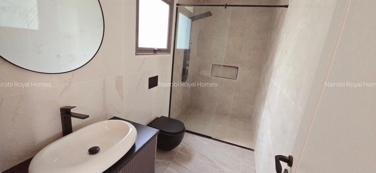 5 Bed Townhouse with En Suite at Lavington Green - 14