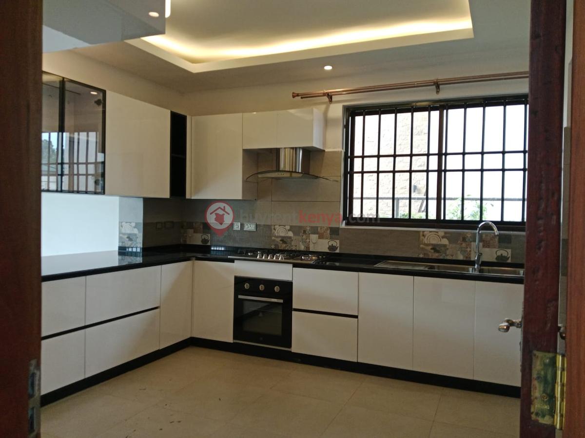 4 Bed Townhouse with En Suite in Kiambu Road - 5