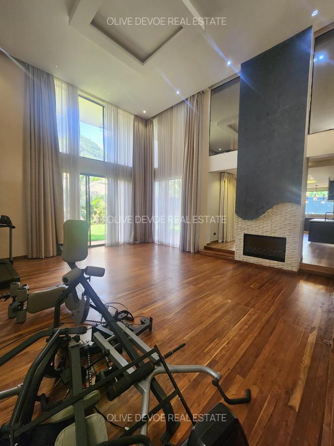 5 Bed Villa with En Suite in Runda - 12