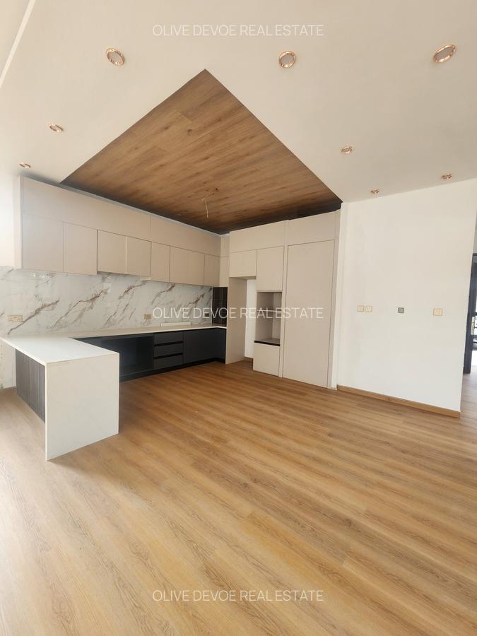 5 Bed Townhouse with En Suite in Lavington - 7