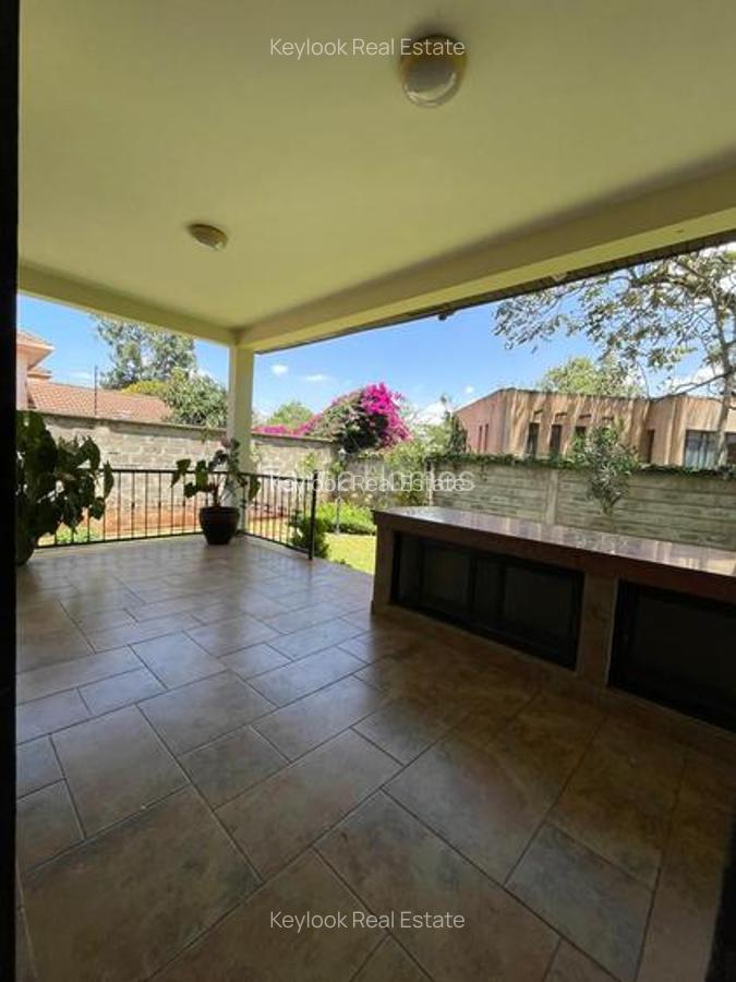 4 Bed Townhouse with En Suite at Lavington - 10