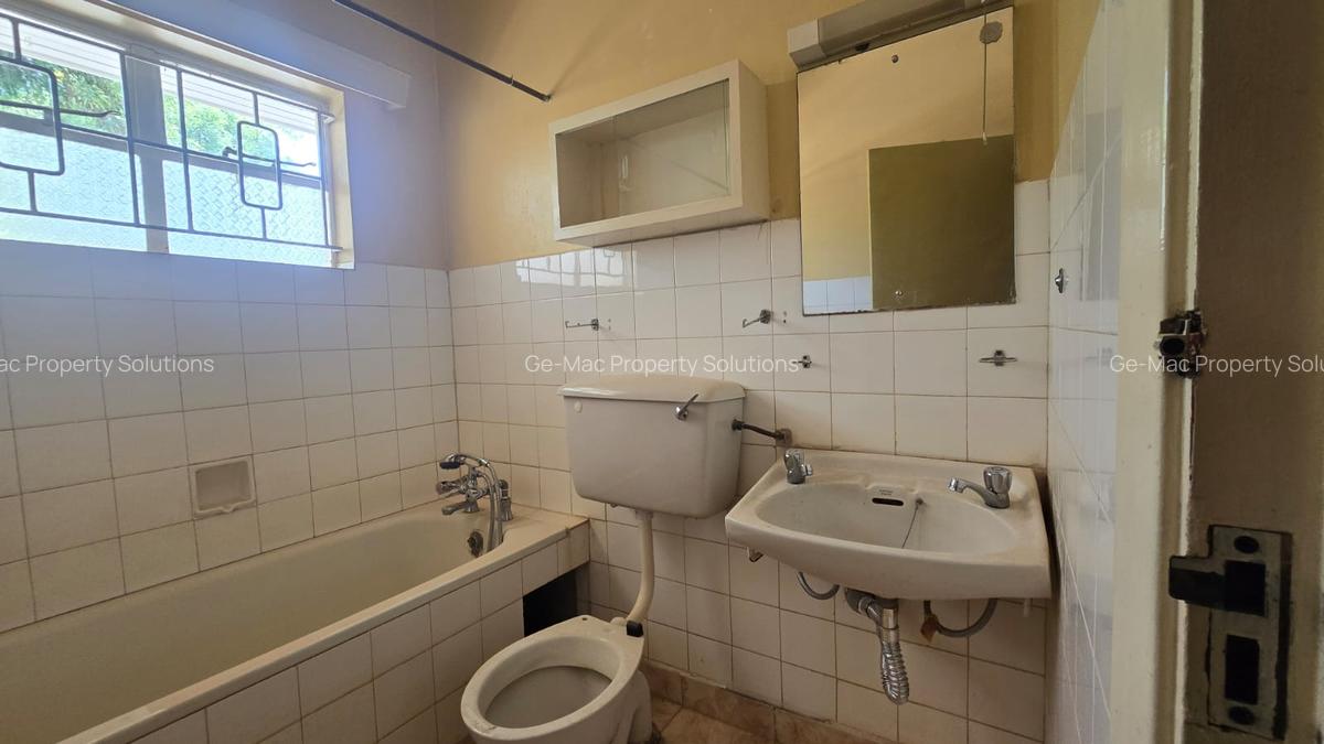 4 Bed House with En Suite in Runda - 10
