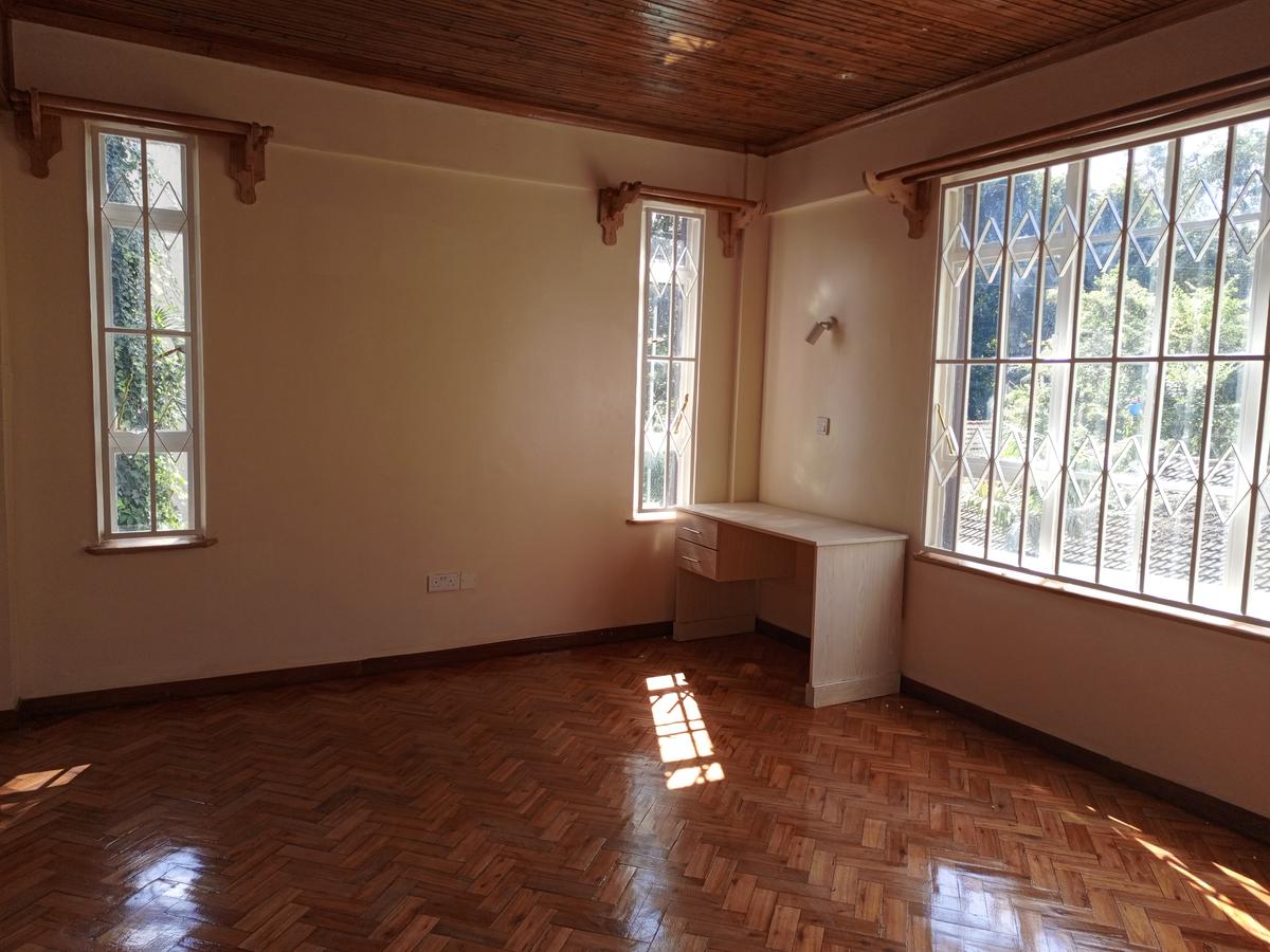 4 Bed Townhouse with En Suite at Bendera - 13