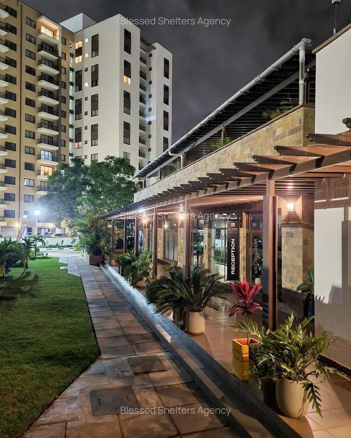 Serviced 1 Bed Apartment with En Suite in Garden Estate - 18