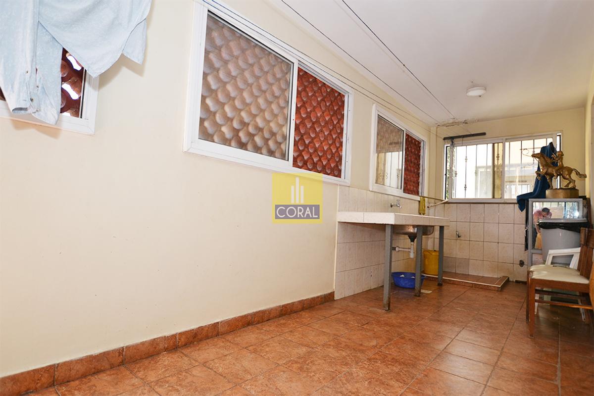 4 Bed Apartment in Westlands Area - 11