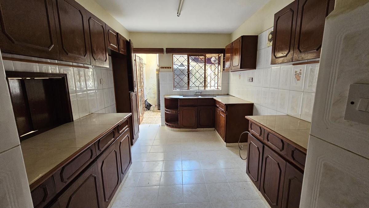 4 Bed Townhouse with En Suite in Kileleshwa - 5