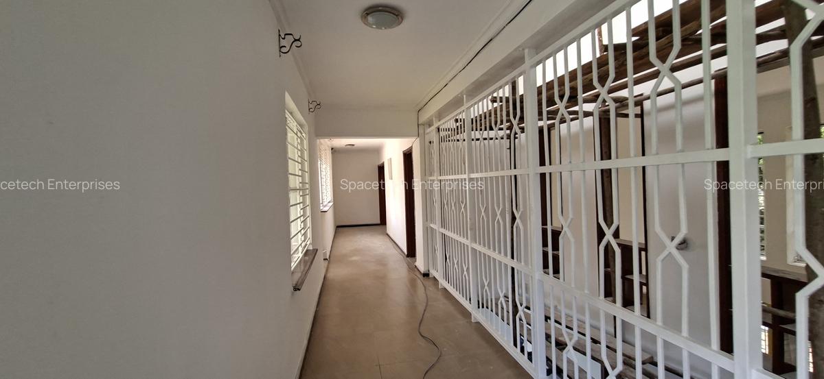 4 Bed House with En Suite in Runda - 16