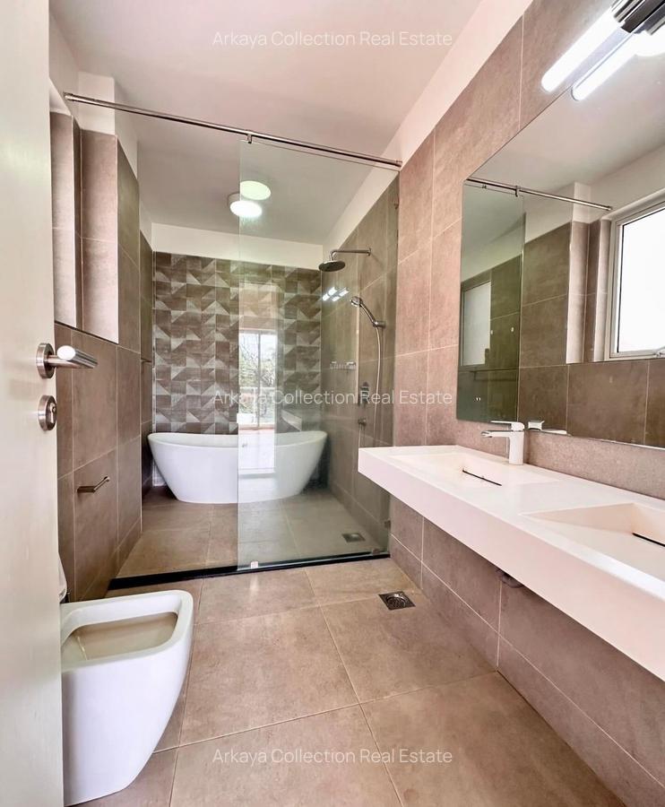 4 Bed Townhouse with En Suite in Lavington - 6