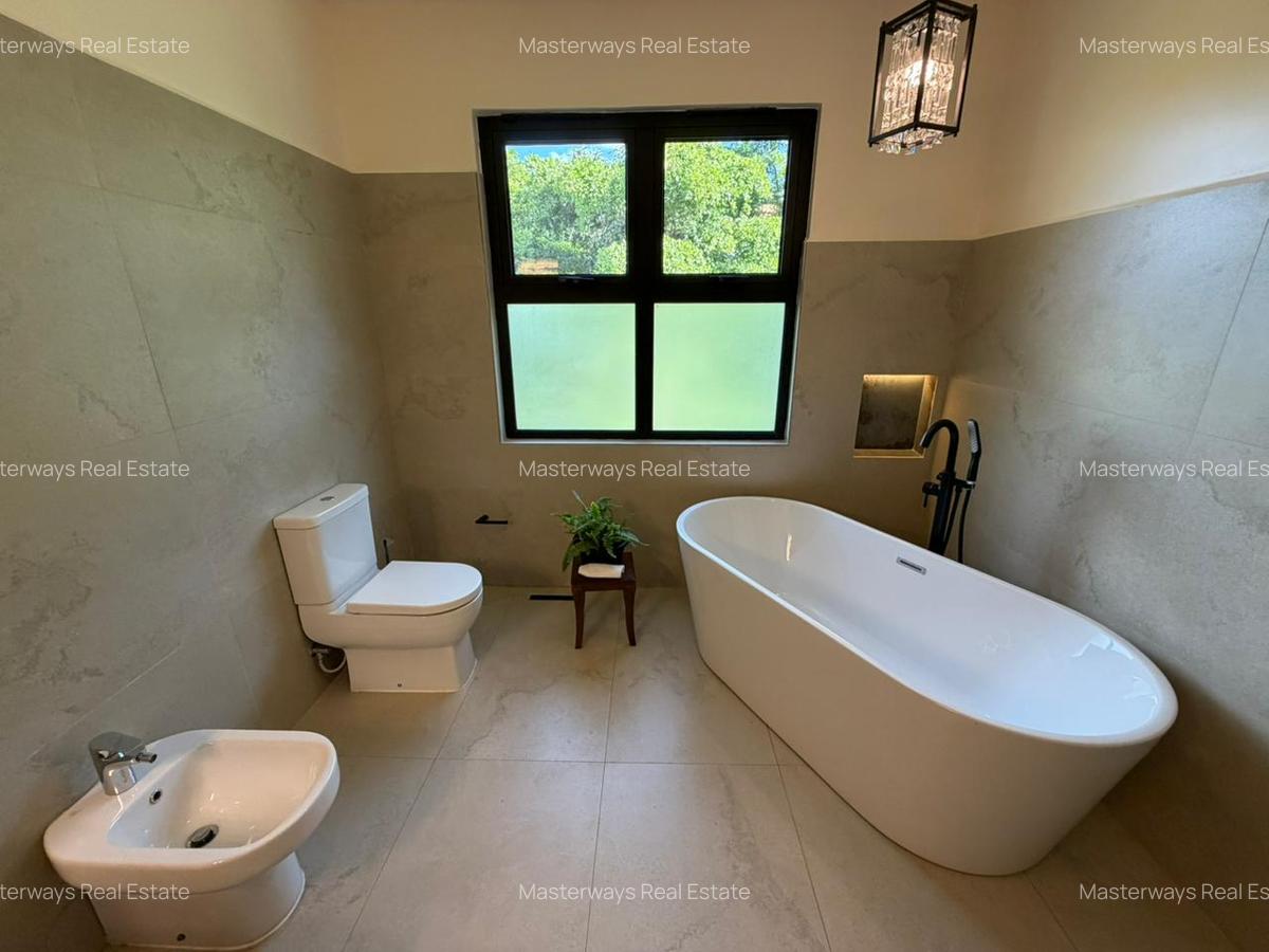 5 Bed Villa with En Suite in Runda - 8