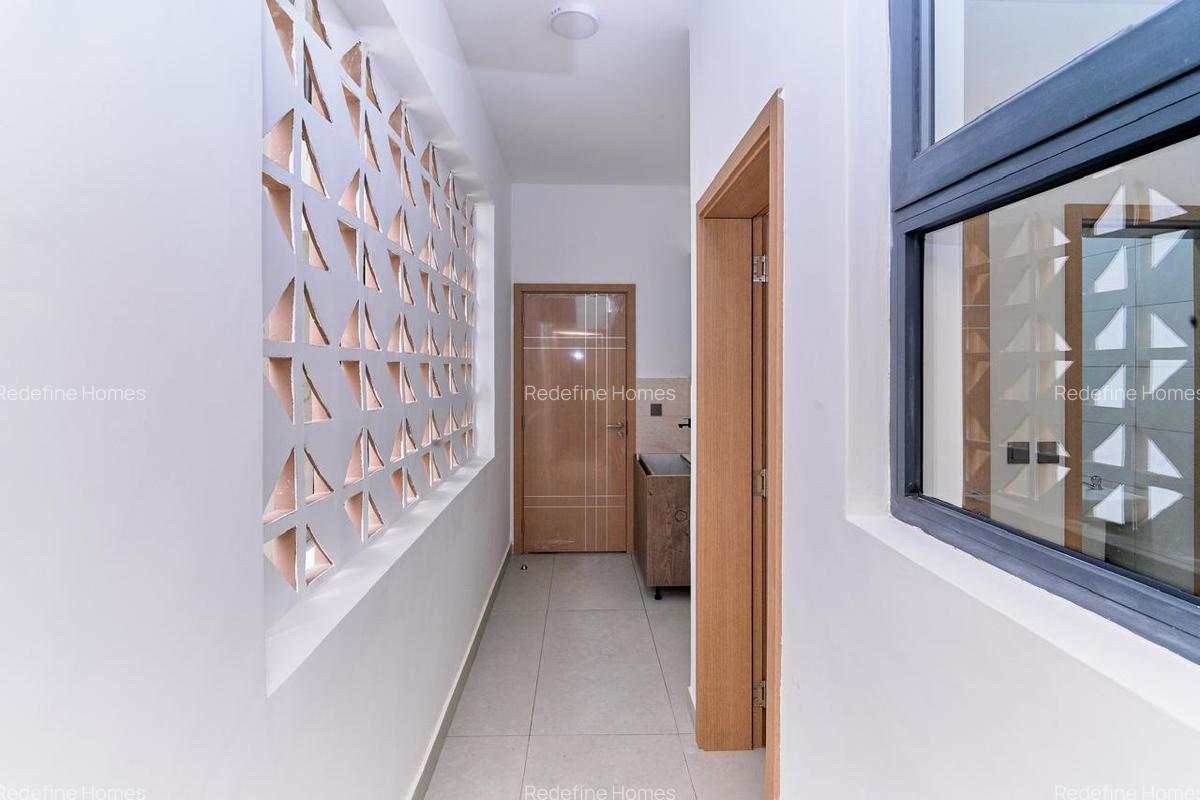 3 Bed Apartment with En Suite in Brookside - 17