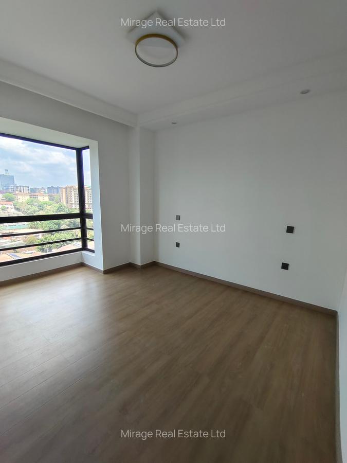 3 Bed Apartment with En Suite in Riverside - 15