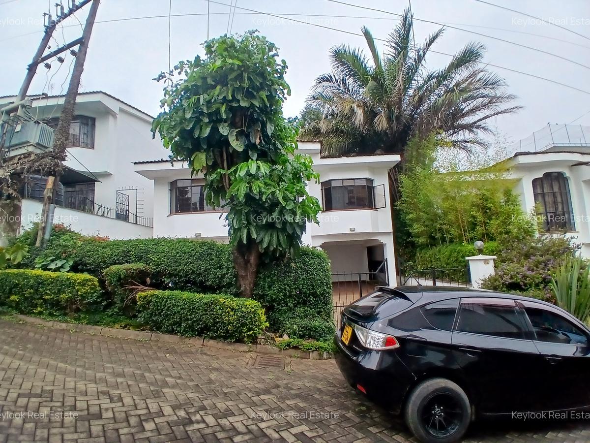 5 Bed Townhouse with En Suite at Riverside Garden - 2