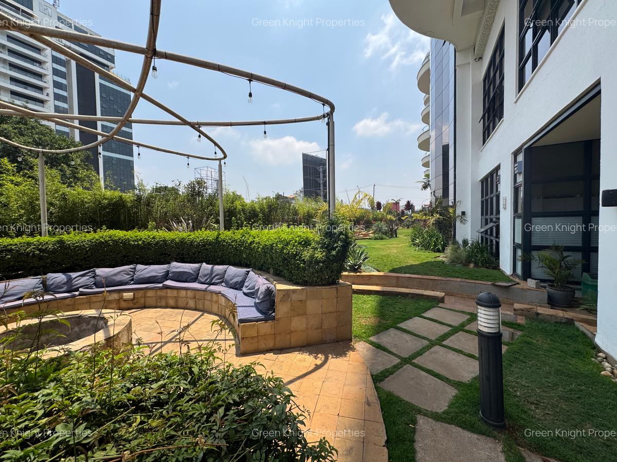 Serviced 2 Bed Apartment with En Suite in Westlands Area - 12