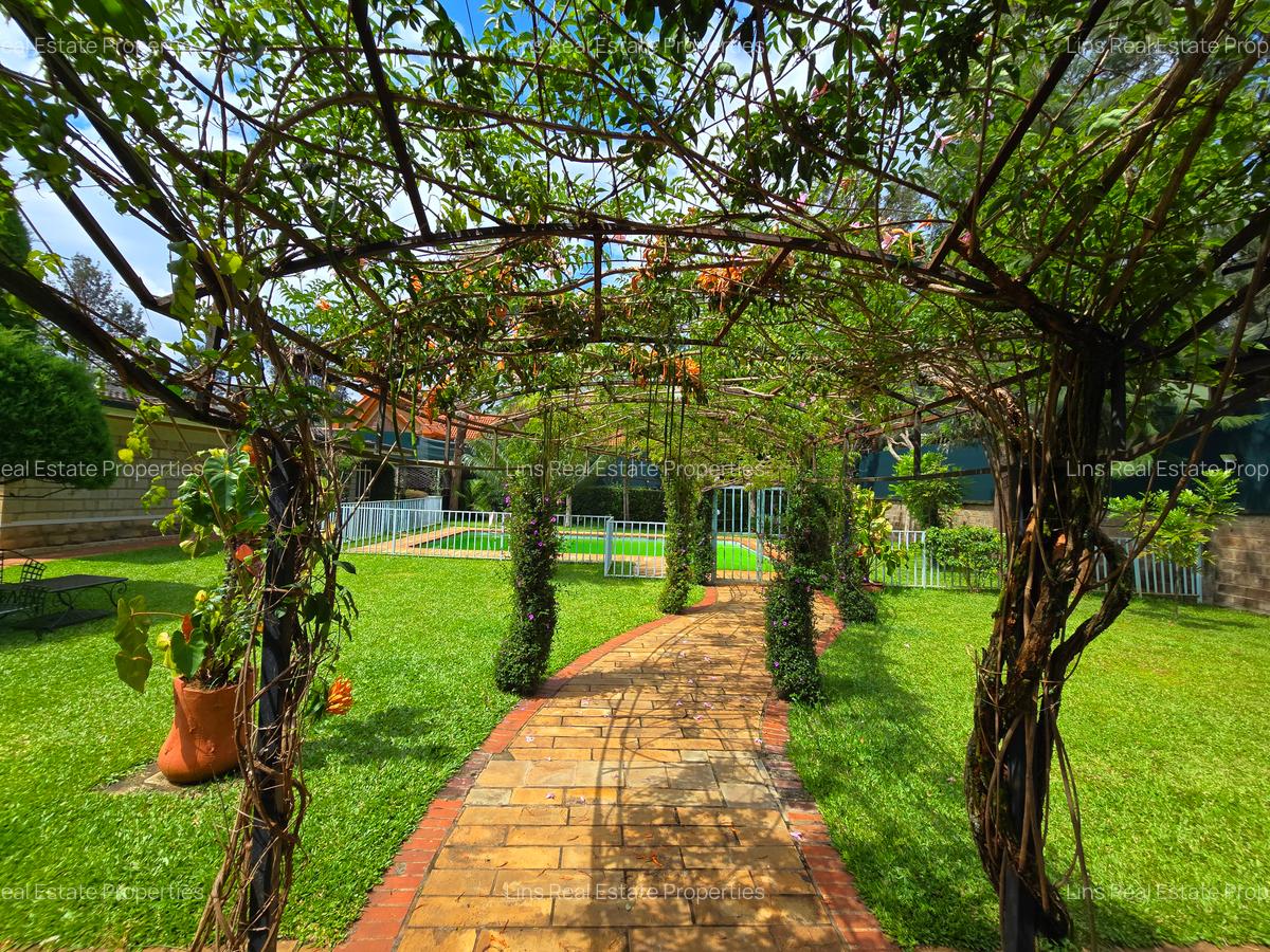 4 Bed House with En Suite in Runda - 4