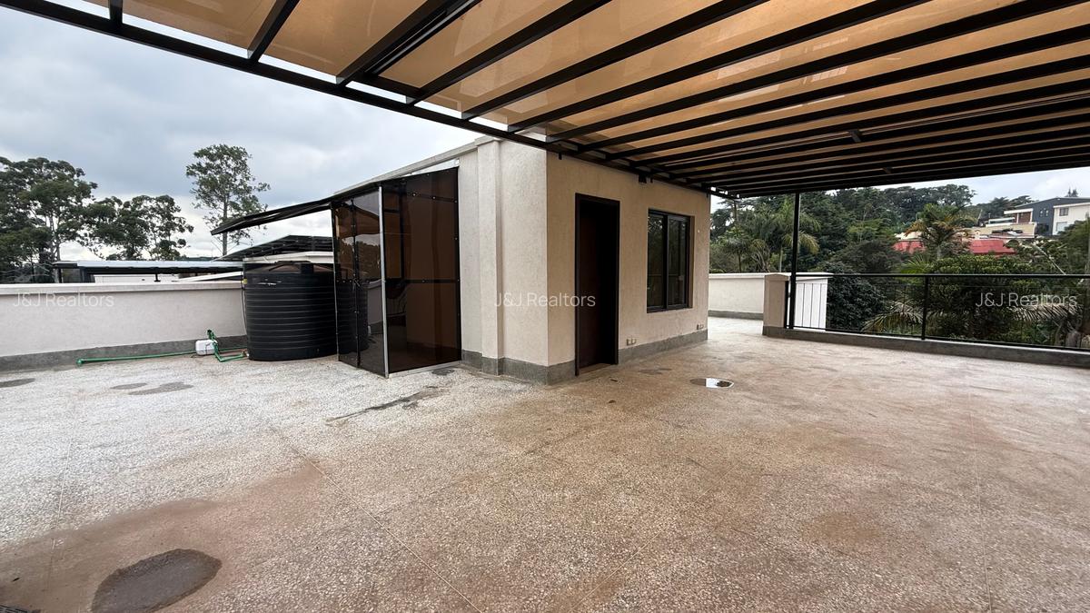 5 Bed Townhouse with En Suite in Lavington - 18