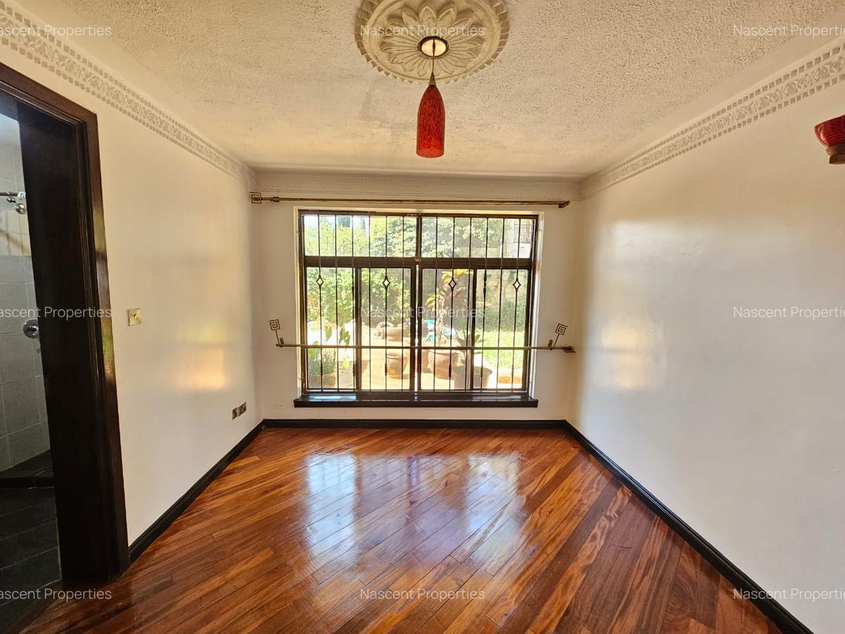 5 Bed House with En Suite in Runda - 15