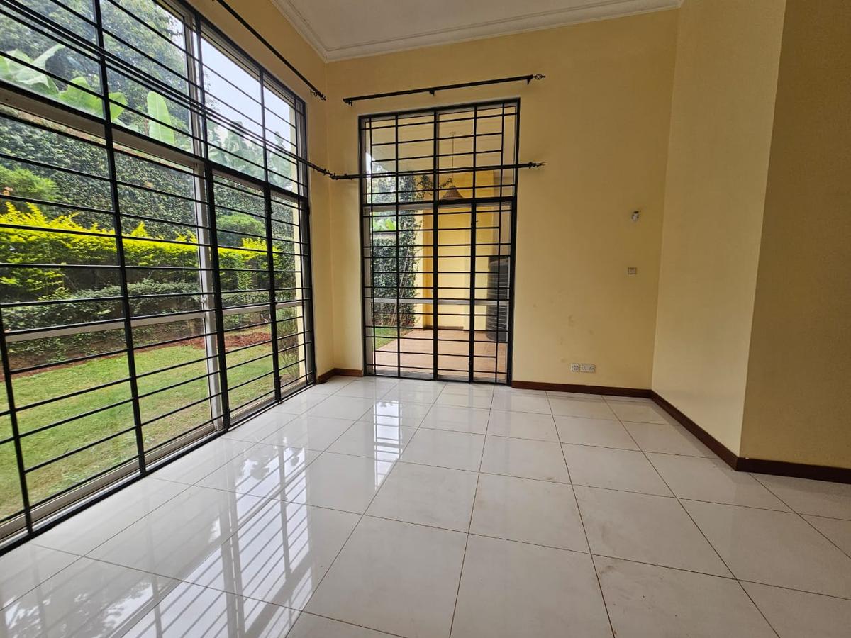 5 Bed House with En Suite in Kyuna - 5