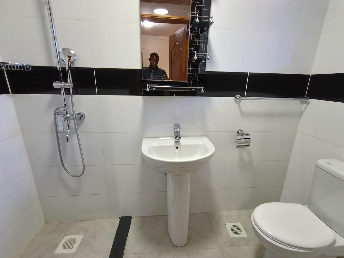 5 Bed Townhouse with En Suite at Lavington - 6