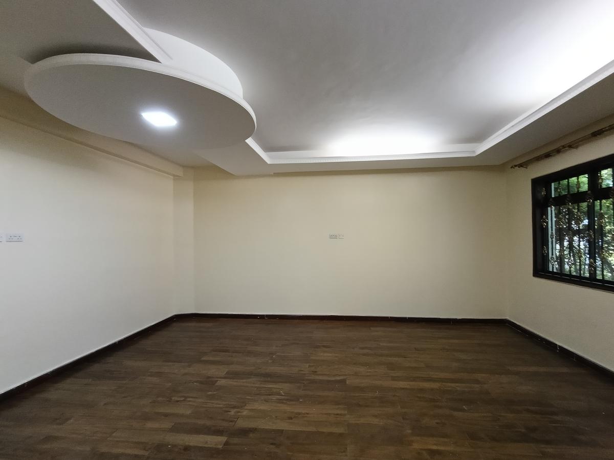 5 Bed Townhouse with En Suite in Lavington - 14