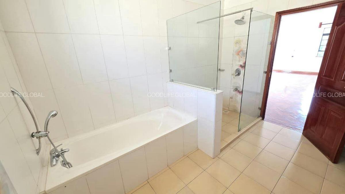 5 Bed House with En Suite at Kitisur - 14