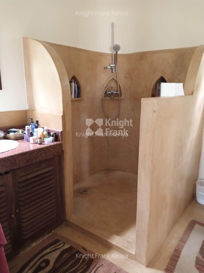 4 Bed Villa with Swimming Pool at Mtwapa Creek - 10