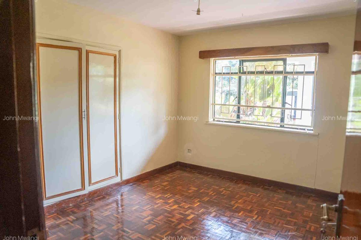 5 Bed House with En Suite in Nyari - 7