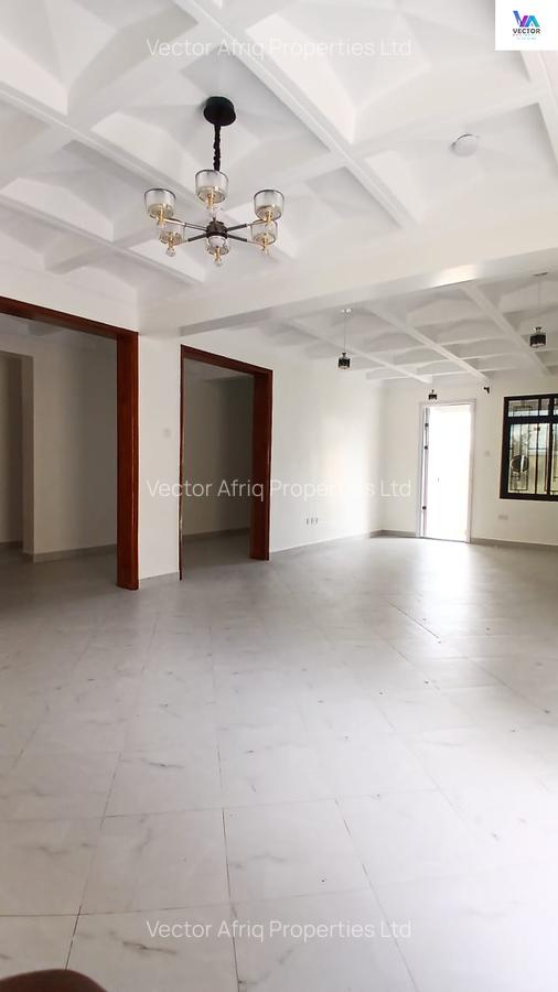 5 Bed Townhouse with En Suite in Syokimau - 4