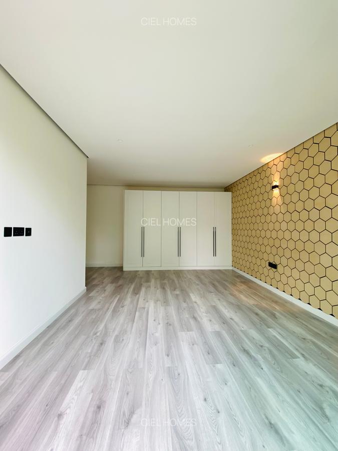 5 Bed Villa with En Suite at Chalbi Drive - 9