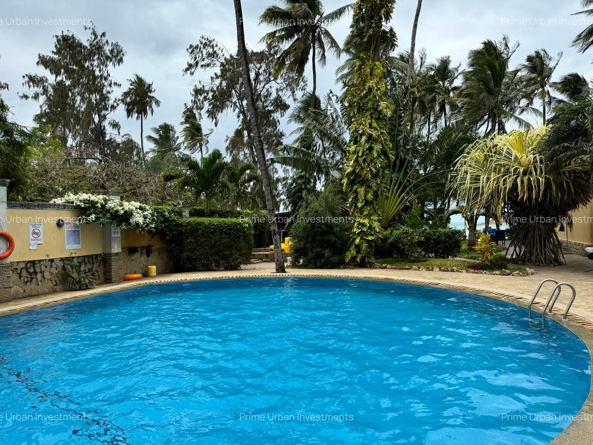Serviced 2 Bed Apartment with En Suite in Nyali Area - 20