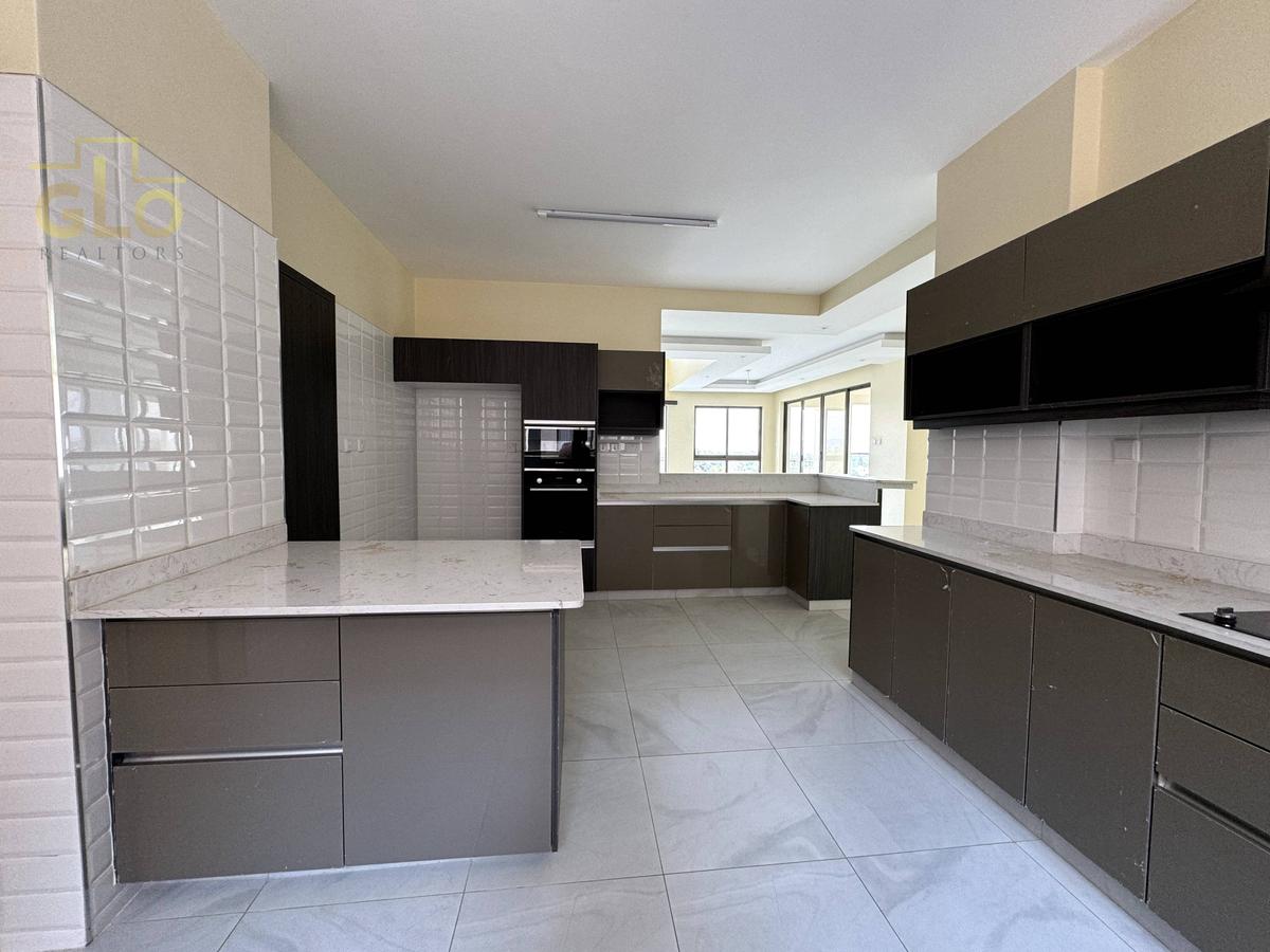 4 Bed Apartment with En Suite in General Mathenge - 10