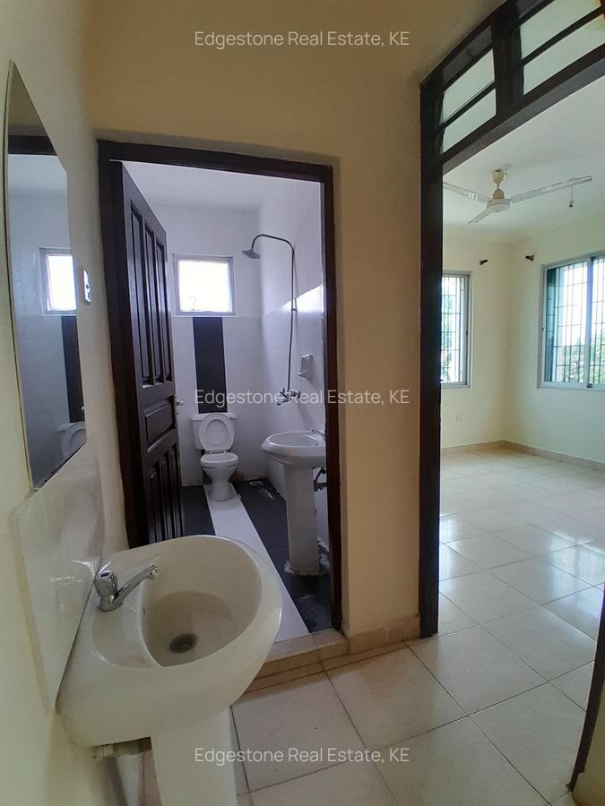 3 Bed Apartment with En Suite in Nyali Area - 3