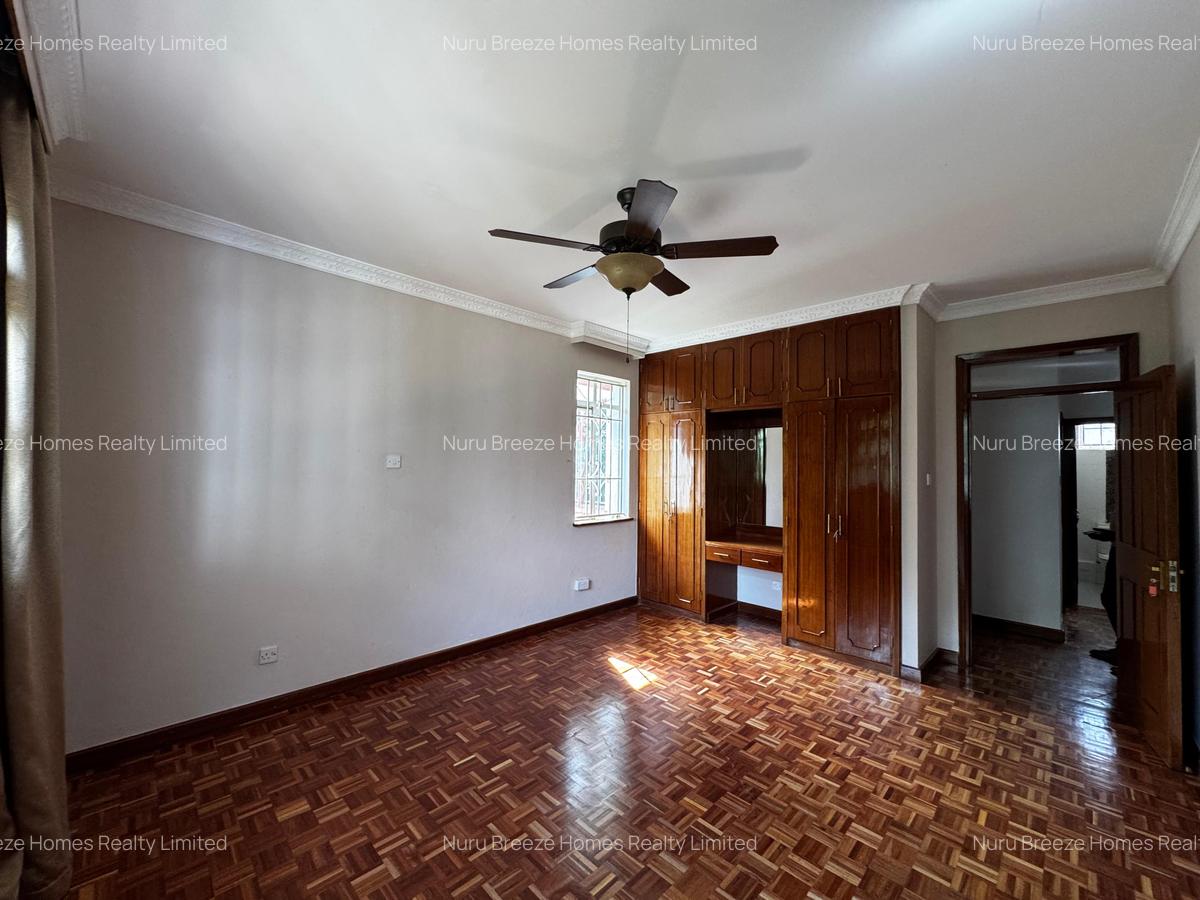 4 Bed House with En Suite in Runda - 18