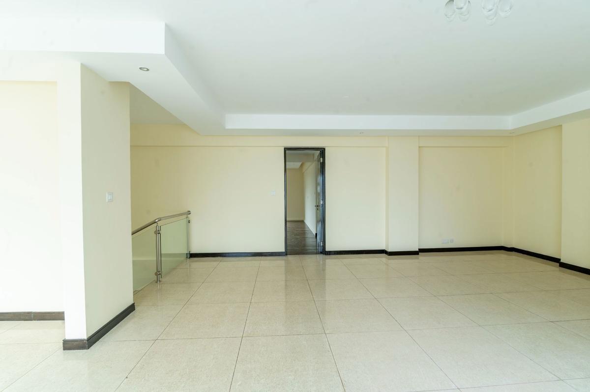 3 Bed Apartment with En Suite at Riverside Drive - 6