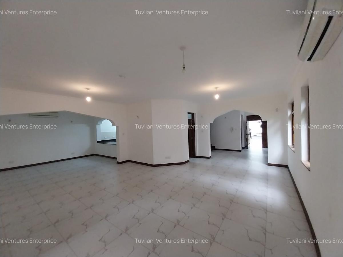 4 Bed Villa with En Suite at Nyali Mombasa - 17