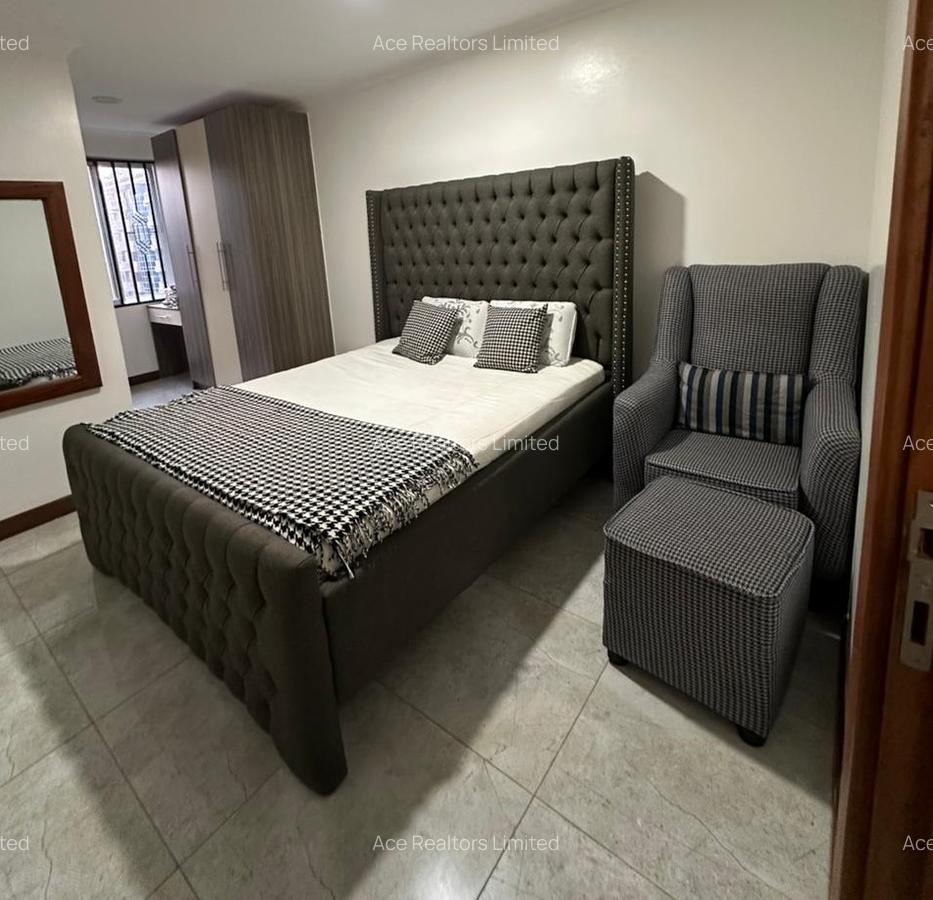 4 Bed Apartment with En Suite at Lavington Duplex - 11