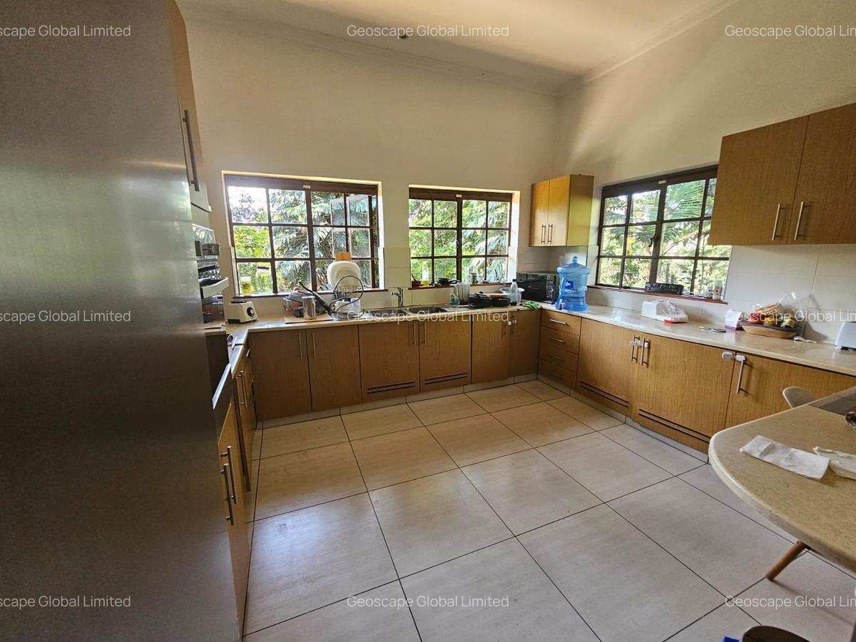 4 Bed House with En Suite in Spring Valley - 4