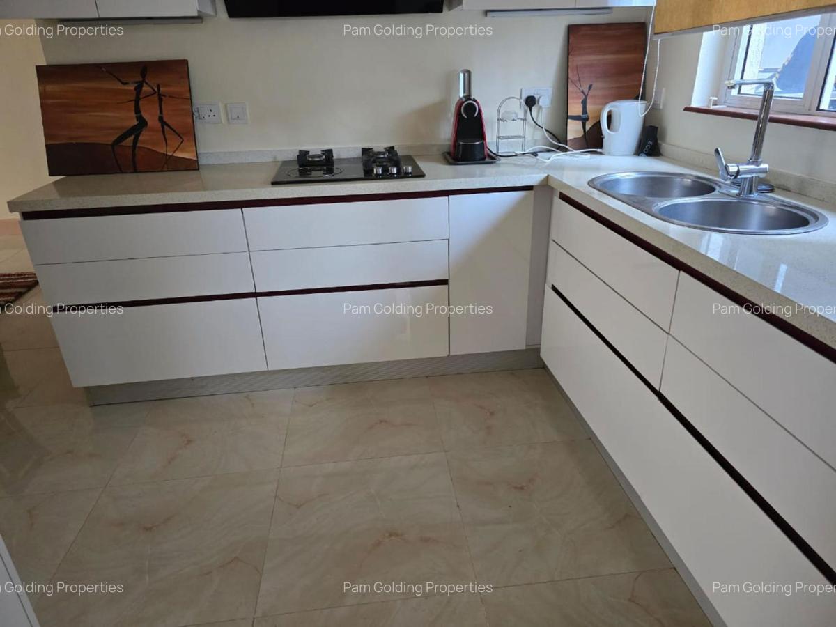 2 Bed Apartment with En Suite in Rhapta Road - 5