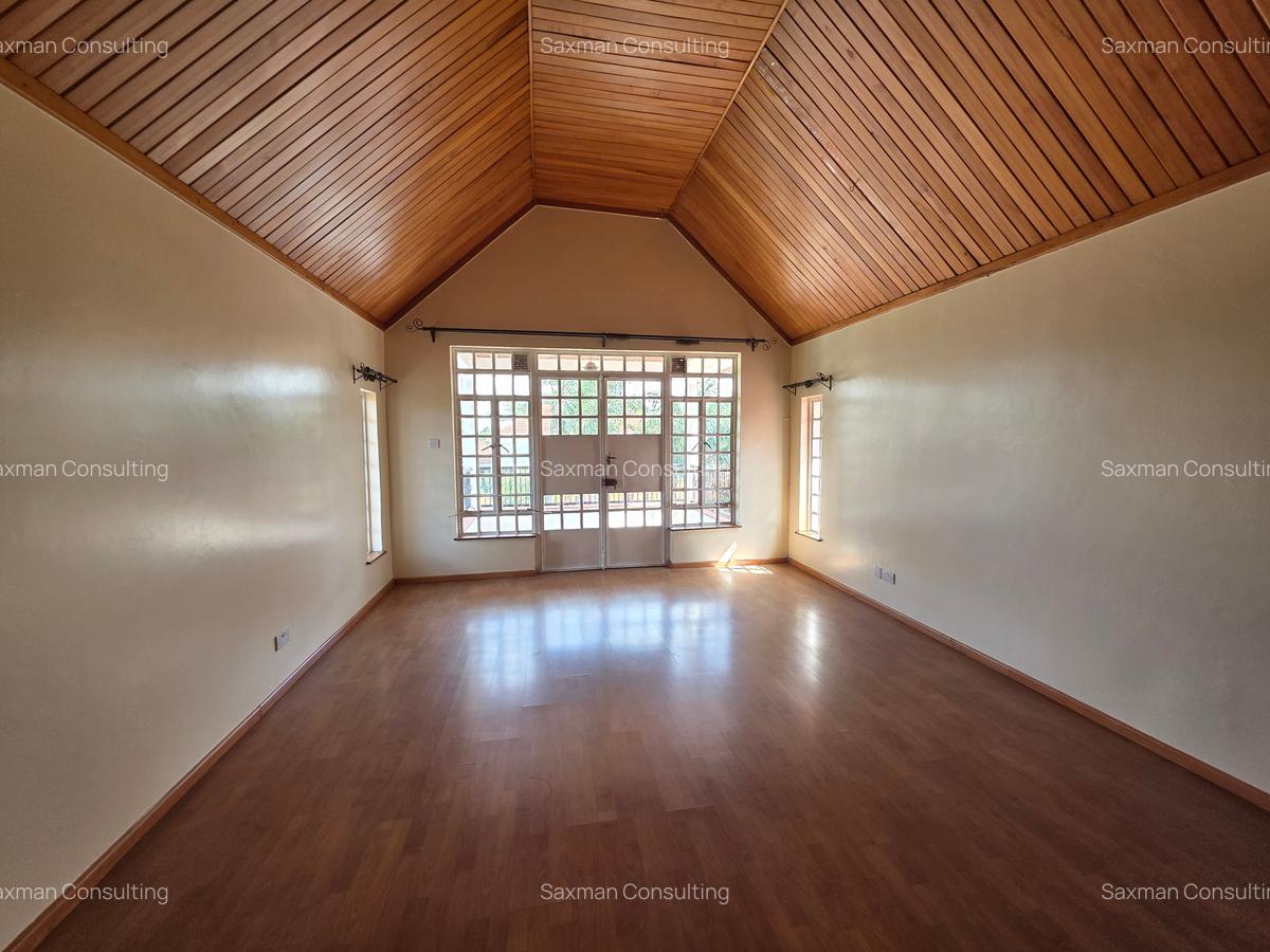 5 Bed Villa with En Suite in Runda - 2