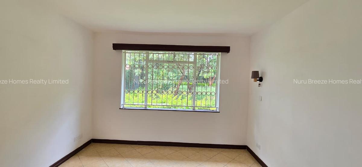 4 Bed House with En Suite in Runda - 20