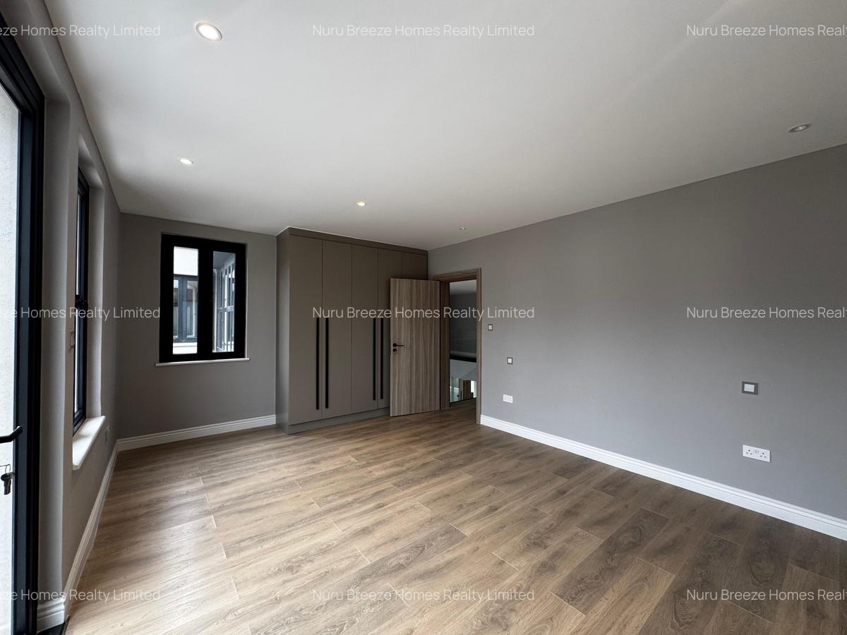 4 Bed Townhouse with En Suite in Runda - 12