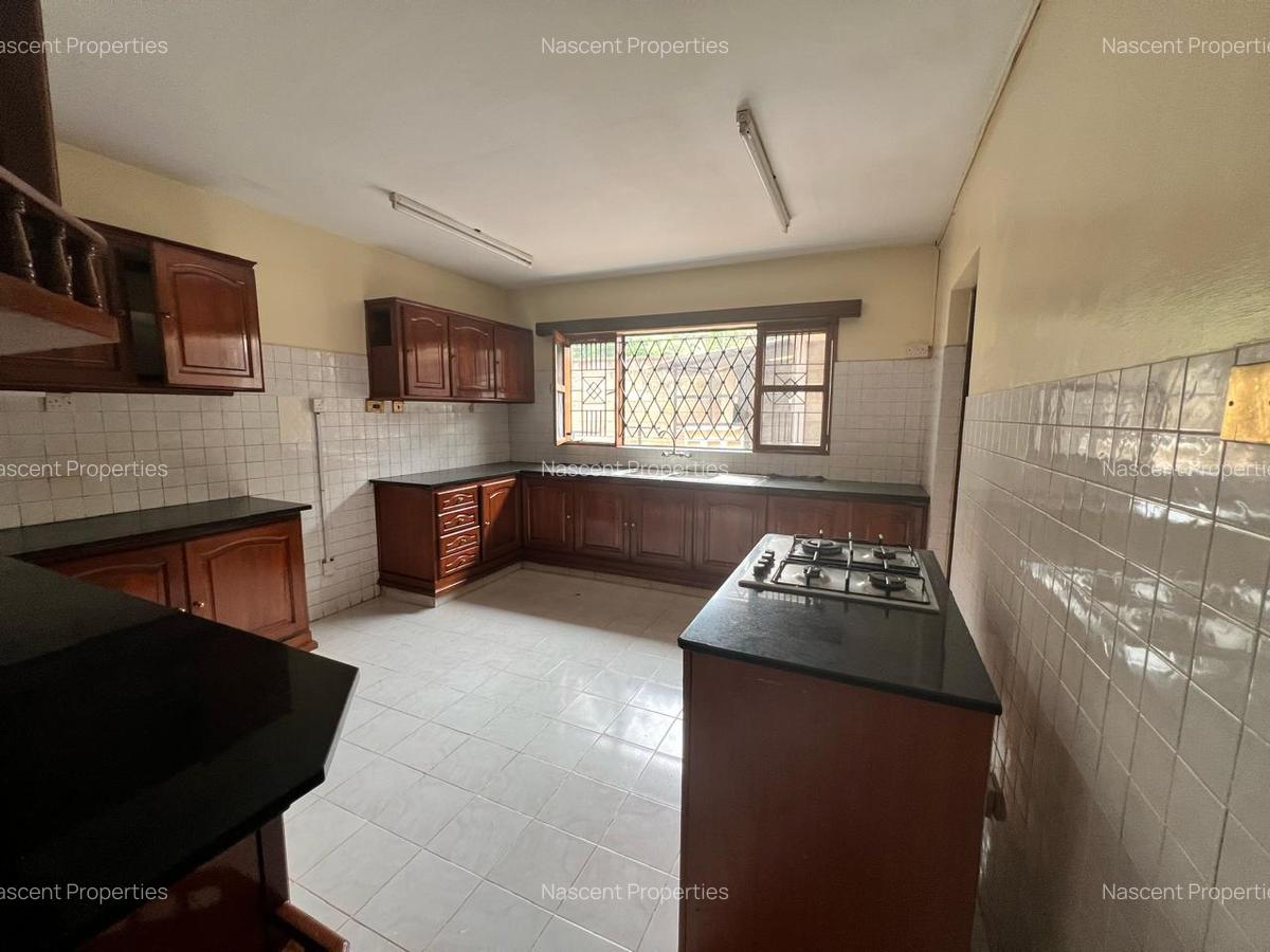 4 Bed Townhouse with En Suite in Spring Valley - 5